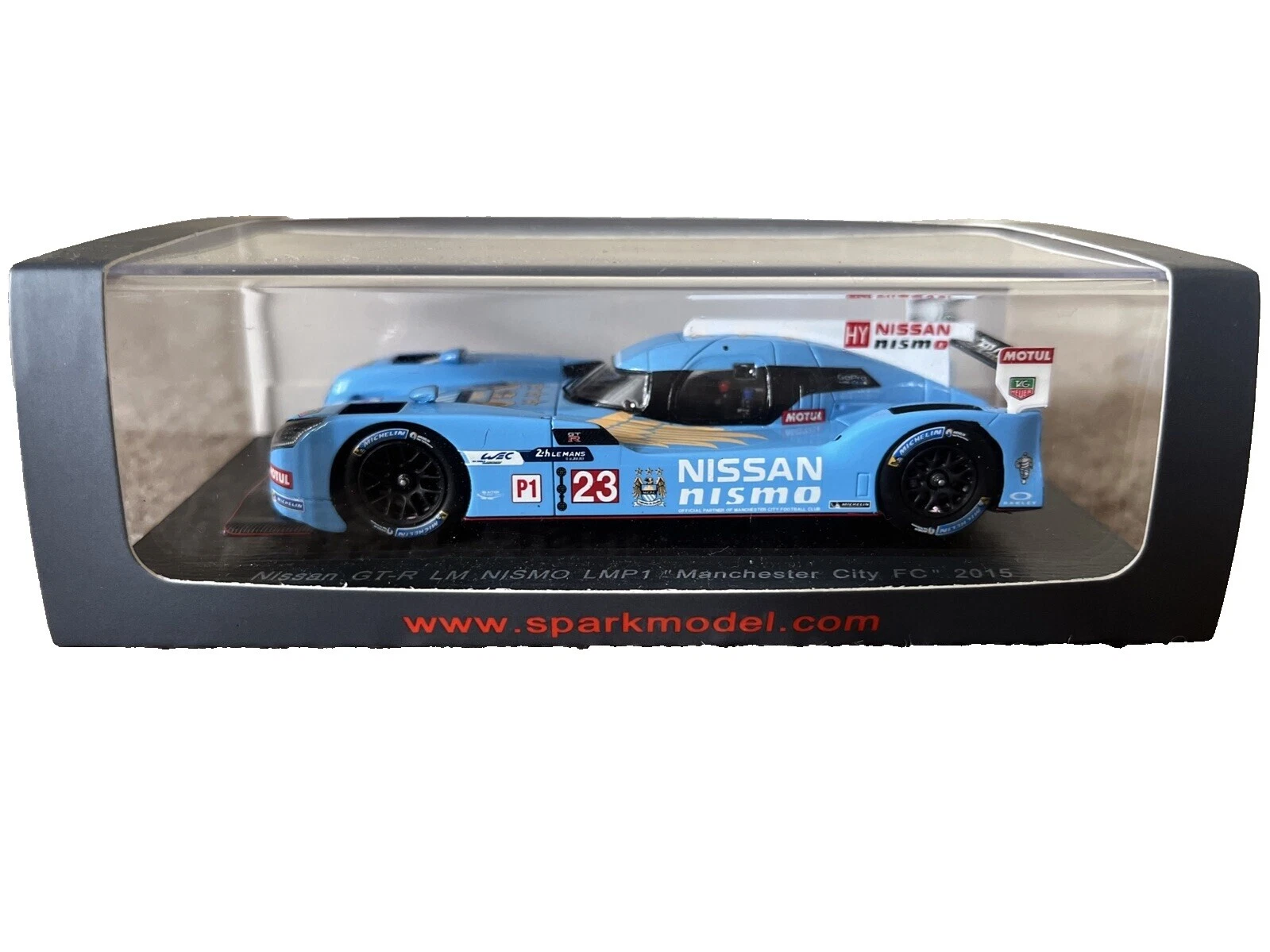 Spark Nissan Contemporary fabricación Diecast coches, camiones y camionetas