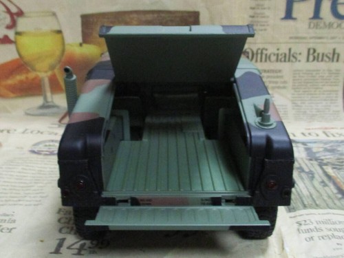 EXOTO 1/18 1995 Hummer Military Command Car – Discontinued 1999 Model - Picture 7 of 8