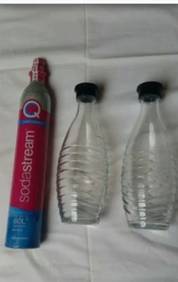 SodaStream CO²Zylinder mit Quick-Connect und 2 Glaskaraffen für Cristall 3