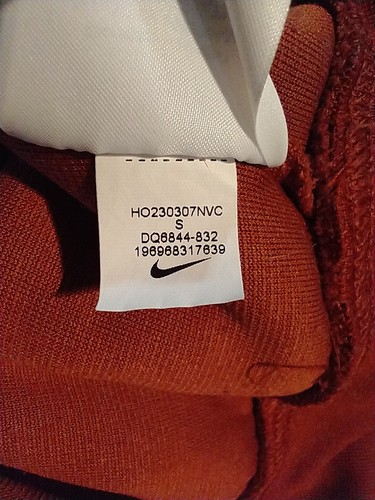 EUC women's NIKE burnt rust popcorn style OVERSIZED CROP sweatshirt - SIZE SMALL - Picture 11 of 11