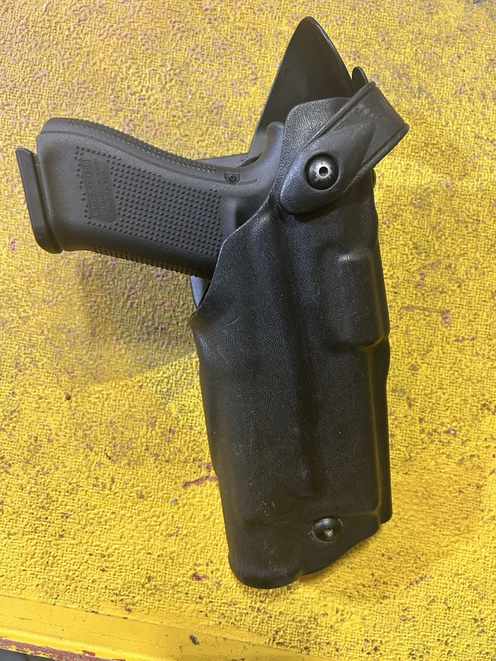 Safariland 6360 Lev3 STX Duty Holster Glock 17 22 w/ Light RH - Image 2 of 4