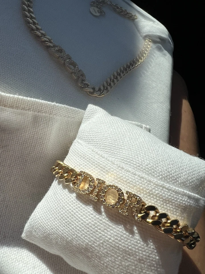 Pulsera DIOR revolution Acabado Dorado Metal y Cristales Blancos (gargantilla vendida Sep.) Foto 2 de 4