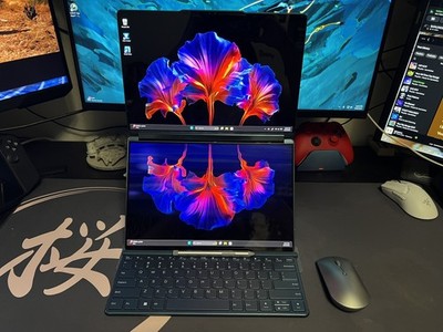 Lenovo Yoga Book 9 13IRU8 2x13.3'' OLED Dual Touch i7-1355U 16GB 512GB SSD W11H