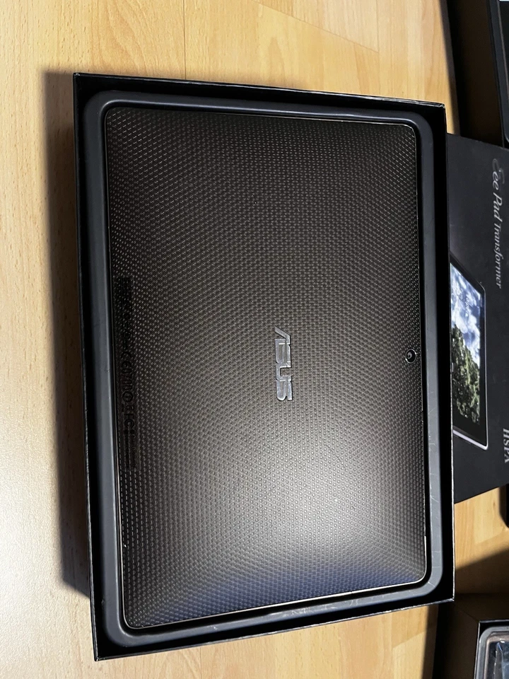 ASUS Transformer Pad TF300T 16GB, WLAN, 25,7 cm (10,1 Zoll) - Gold - Bild 2 von 3