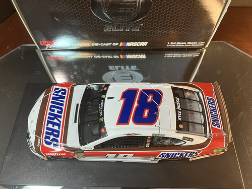 Kyle Busch #18 Snickers Darlington Throwback 2019 Toyota Camry RCCA Elite 164 - Picture 8 of 15