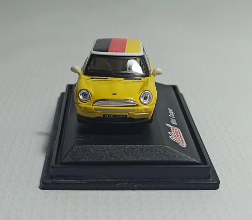 SCHUCO MINI COOPER GERMAN FLAG ROOFTOP 1:72 DIECAST MINI TOY CAR w/ CASE - Picture 5 of 12