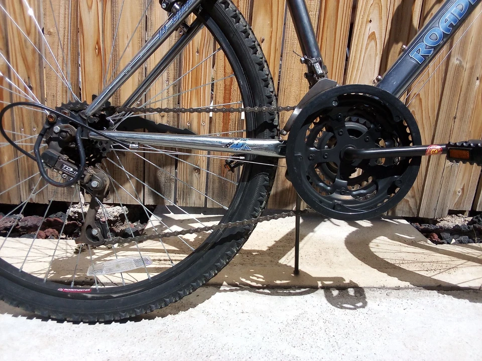 Roadmaster MT Sport mountain bike, 26in wheels, 18 speed, front suspension grey - Image 3 of 4