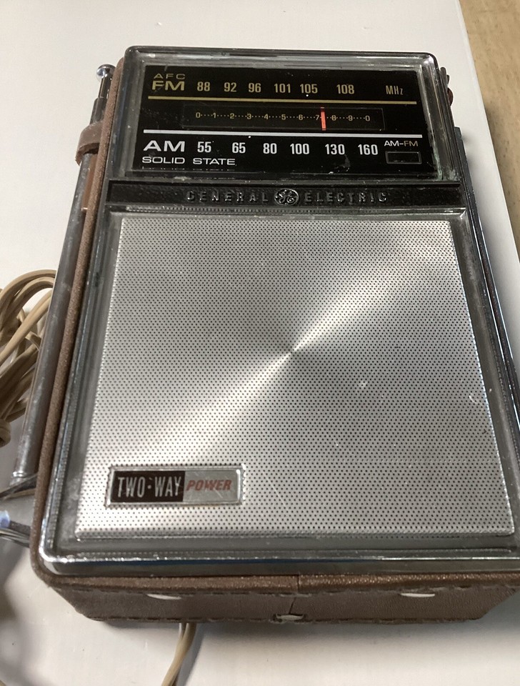 Vintage General Electric AM FM Radio GE Model P977E Solid State Brown ...