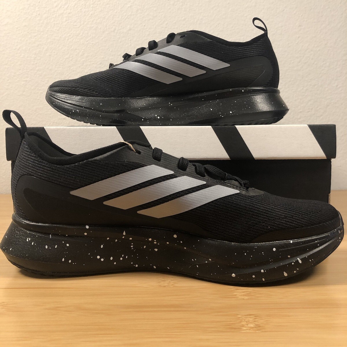 New with Damaged Box MEN\'S ADIDAS JOGIT RUNNING SHOES SIZE 12 ?? adidas Jogit Men main image 3
