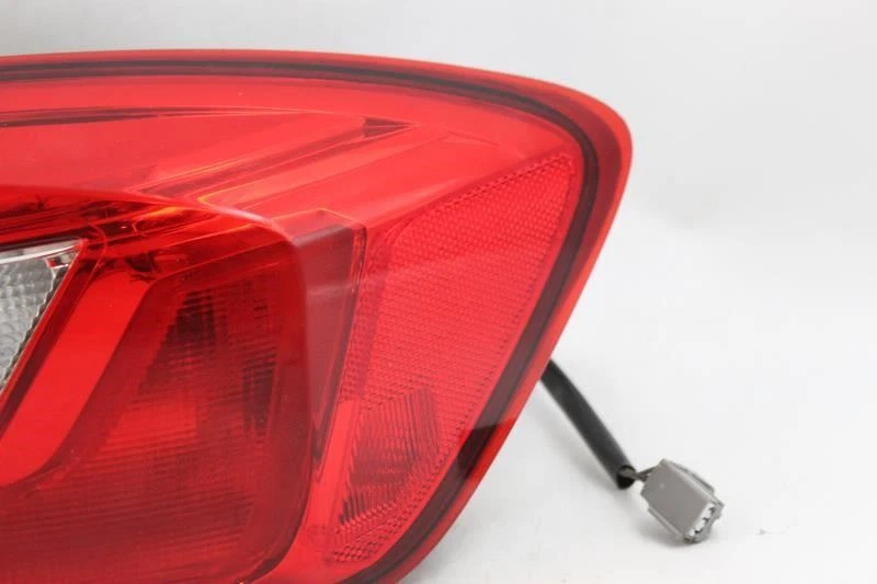 Cuarto de luz trasera para pasajero derecho montado en panel Chevrolet Cruze #15208 2017-19 Foto 2 de 4