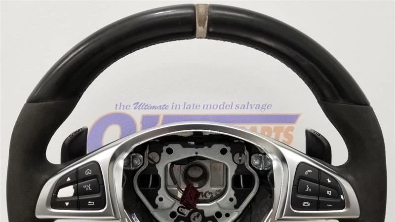 16 MERCEDES BENZ AMG C63S W205 VOLANTE CON MANDOS CUERO NEGRO Foto 2 de 4