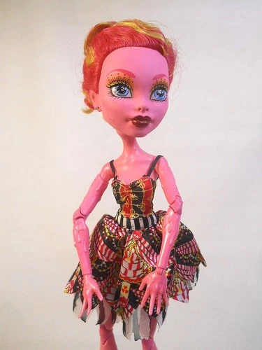 Mattel Monster High GOOLIOPE JELLINGTON Freak Du Chic 17" tall doll 2014