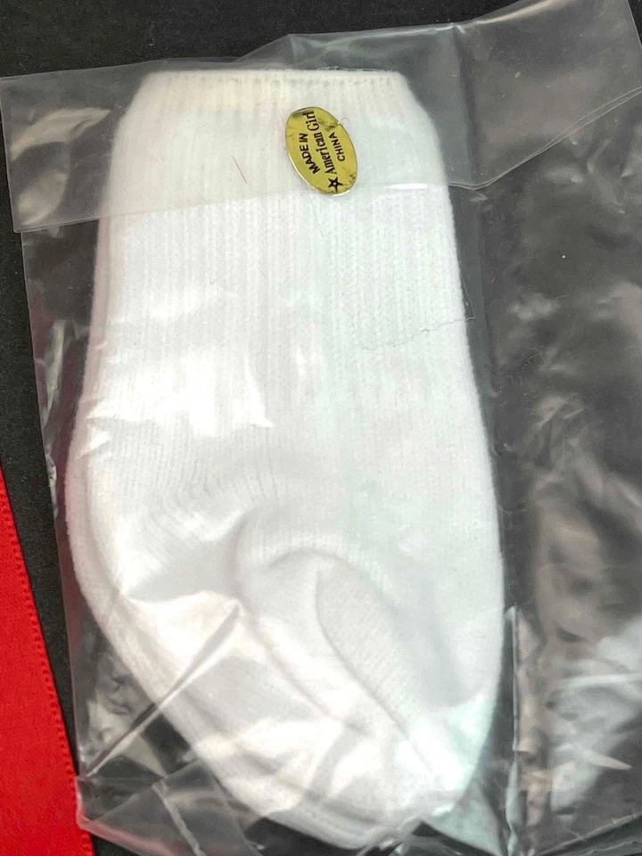 Calcetines y cintas rojas American Girl Molly Meet~históricos~accesorios retirados Foto 2 de 4