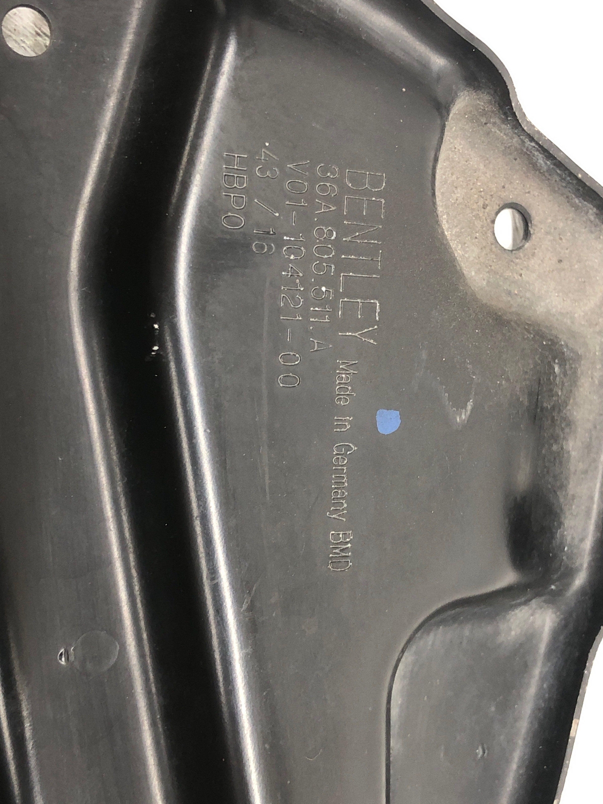 2016-2020 BENTLEY BENTAYGA LEFT INTERCOOLER CHARGE AIR COOLER BRACKET 36A805511A