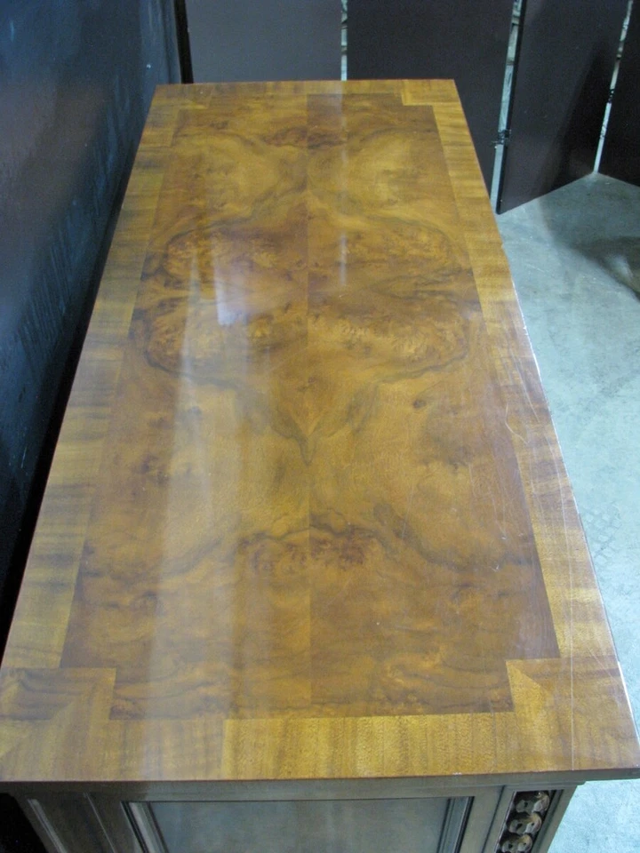 Stunning Karges Louis XVI Walnut Chest; Hand-Carved Detail; Neoclassic Frieze - Image 4 of 4