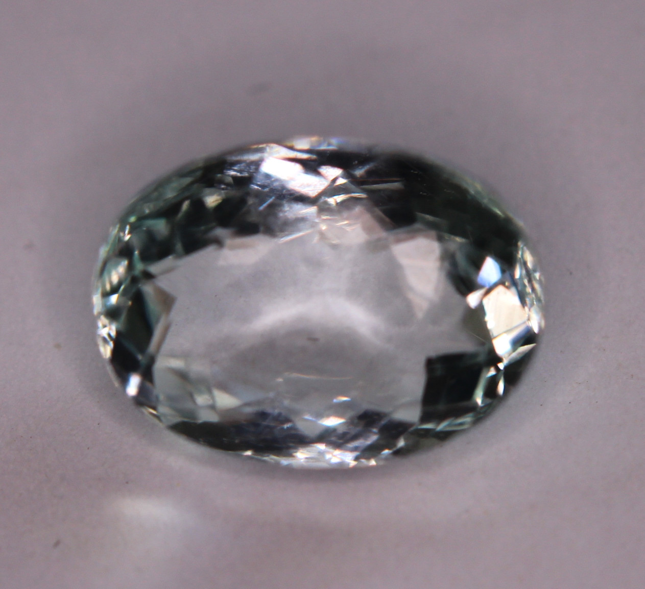 Aigue-marine du Brésil de 2,29 carats, une gemme naturelle d'exception pour haute joaillerie