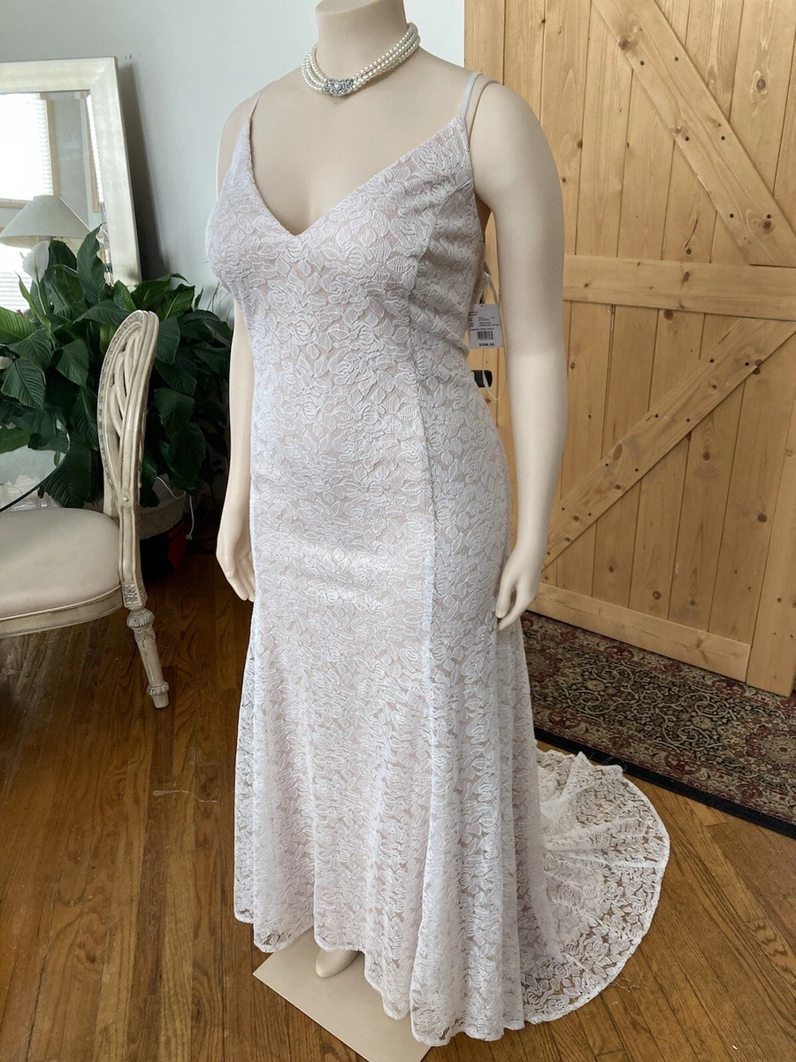 Plus size top vera wang