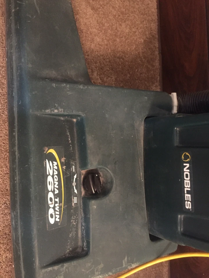 Nobles Magna Twin 2600 吸尘器 — 第 2/4 张图片