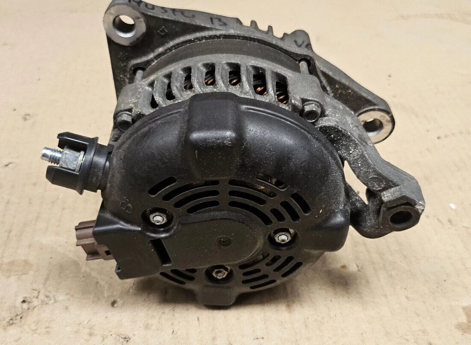 Alternador de motor Ford Mustang 2004-2014 3,7 L, BR3T-10300-EC Foto 2 de 4