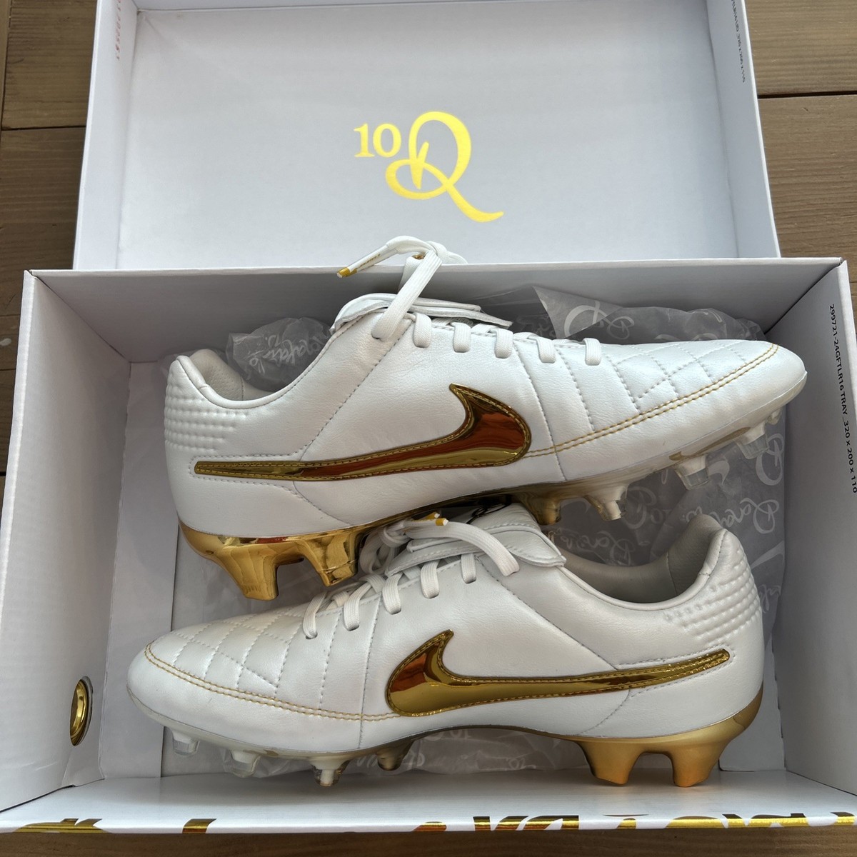 Limited Edition Nike Tiempo R10 Ronaldinho FG Soccer Cleats US M 7