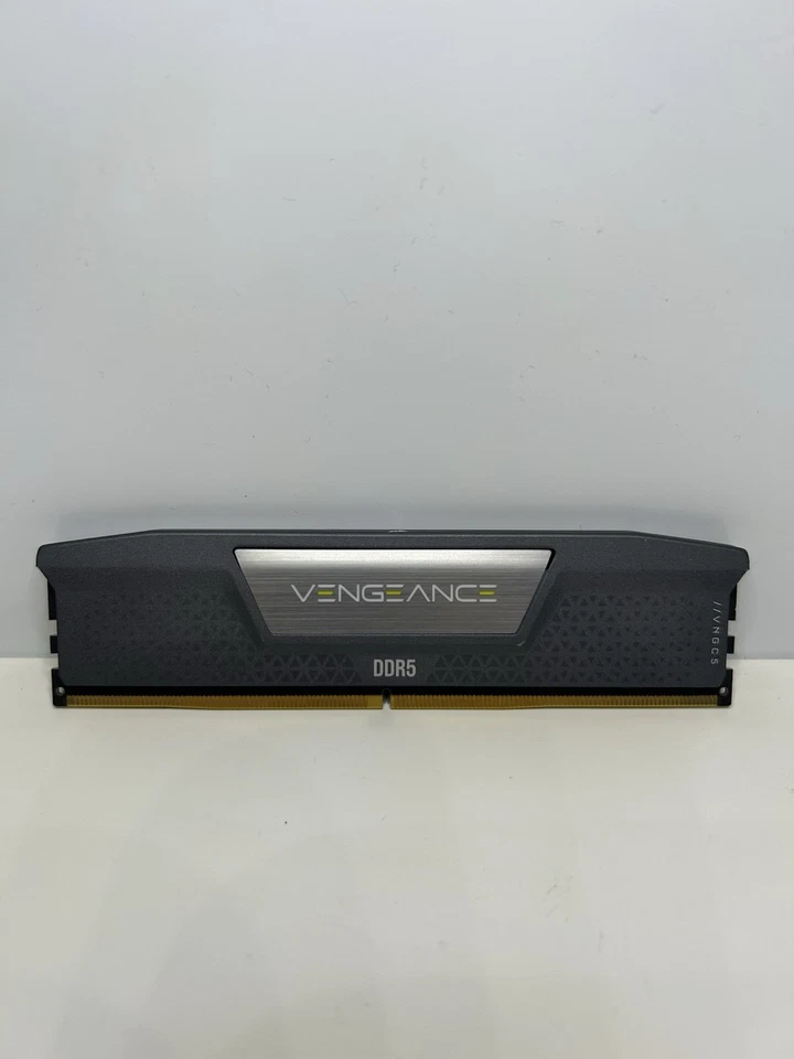 Corsair DDR5 RAM - 8GB, 5200MHz, Black/Dark Grey “Excellent Condition” - Image 4 of 4