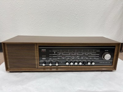Vintage 1966 Grunding Multi-Band Tube Radio FR255U/Stereo