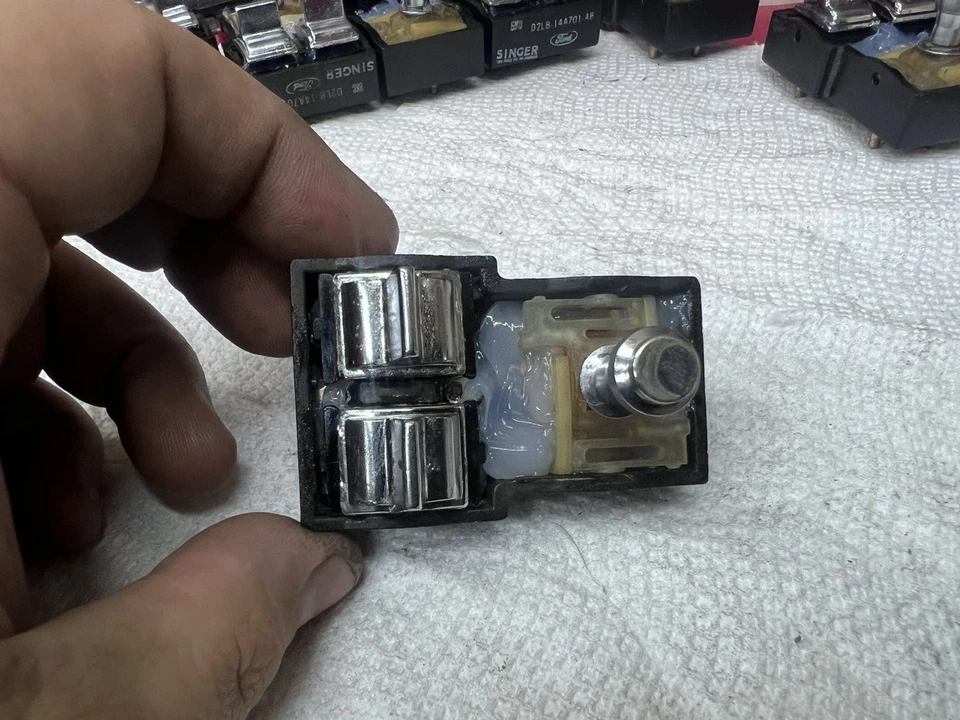 Lincoln Continental Mark IV V 1972-1979 coche urbano reconstruido interruptor de asiento seis vías Foto 3 de 4