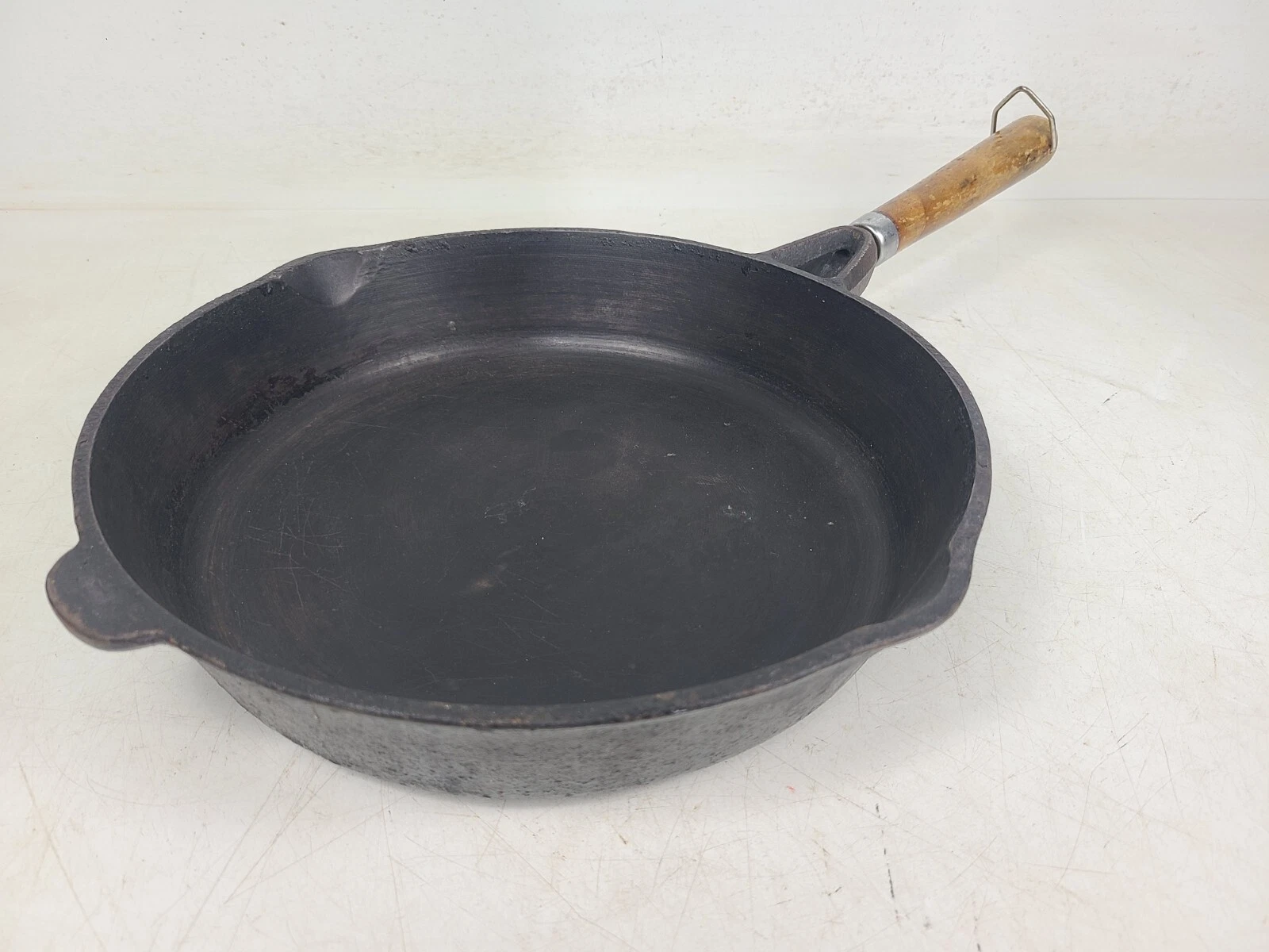 Vintage Cast Iron Skillet Pan 10.5" Wooden Hanlde WKM