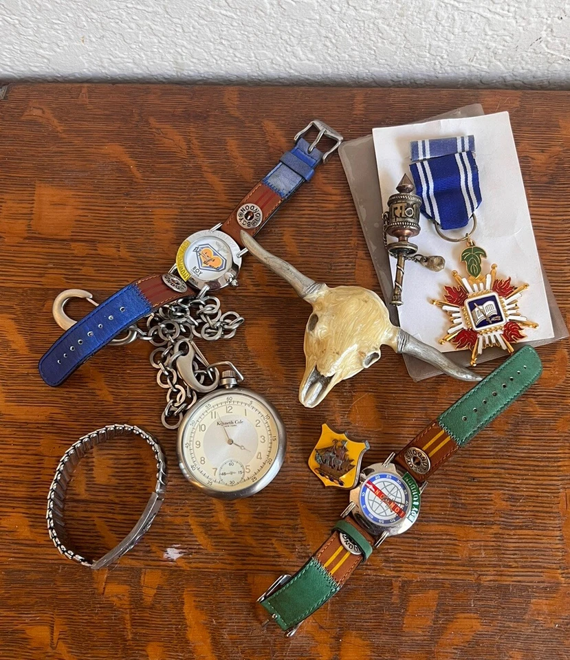 LOTE MILITAR MEDALLA CHINA HOMBRES RELOJES NIÑO LONDRES RELOJ BOLSILLO KENNETH COLE HOMBRES Foto 2 de 4