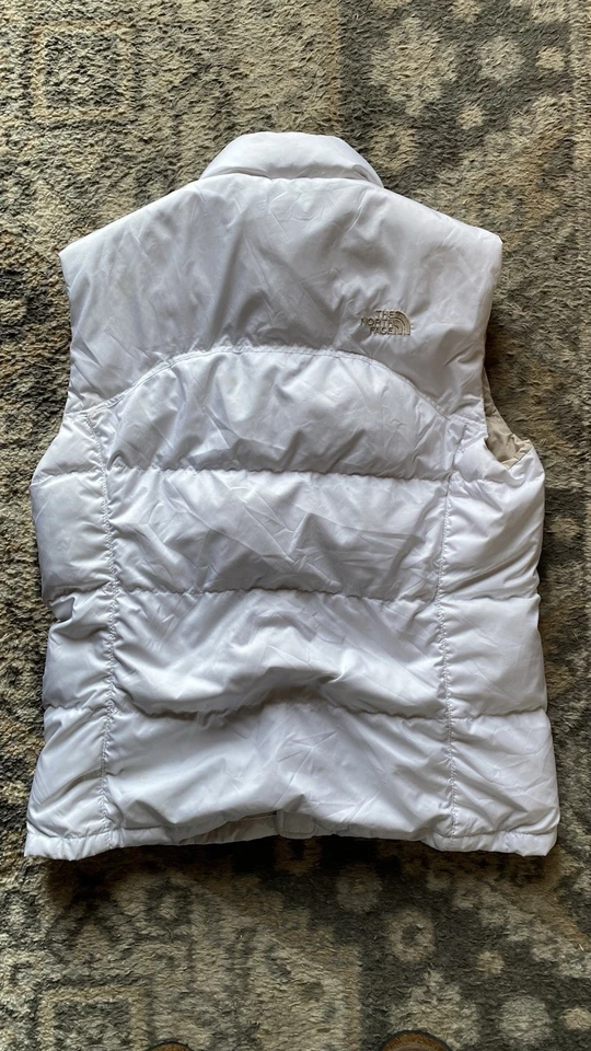 Chaleco acolchado North Face para niñas, forrado, talla L, blanco, interior dorado Foto 2 de 4