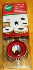 Wilton LINZER COOKIE CUTTER - ROUND 7 pc Set - New #2308-3800 (Filled Cookies)