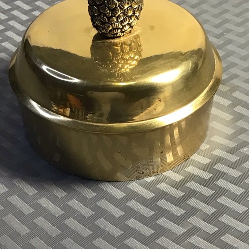 PICCOLA SCATOLA ROTONDA IN OTTONE CON FINITURA ANANAS - Foto 6 di 10