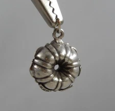 Vintage New-Old Stock Sterling Silver 3D Bundt Cake Mold Charm Pendant J3152