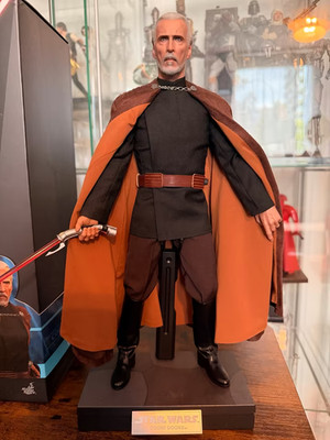 Hot Toys MMS496 Count Dooku 1/6 Scale   Star Wars