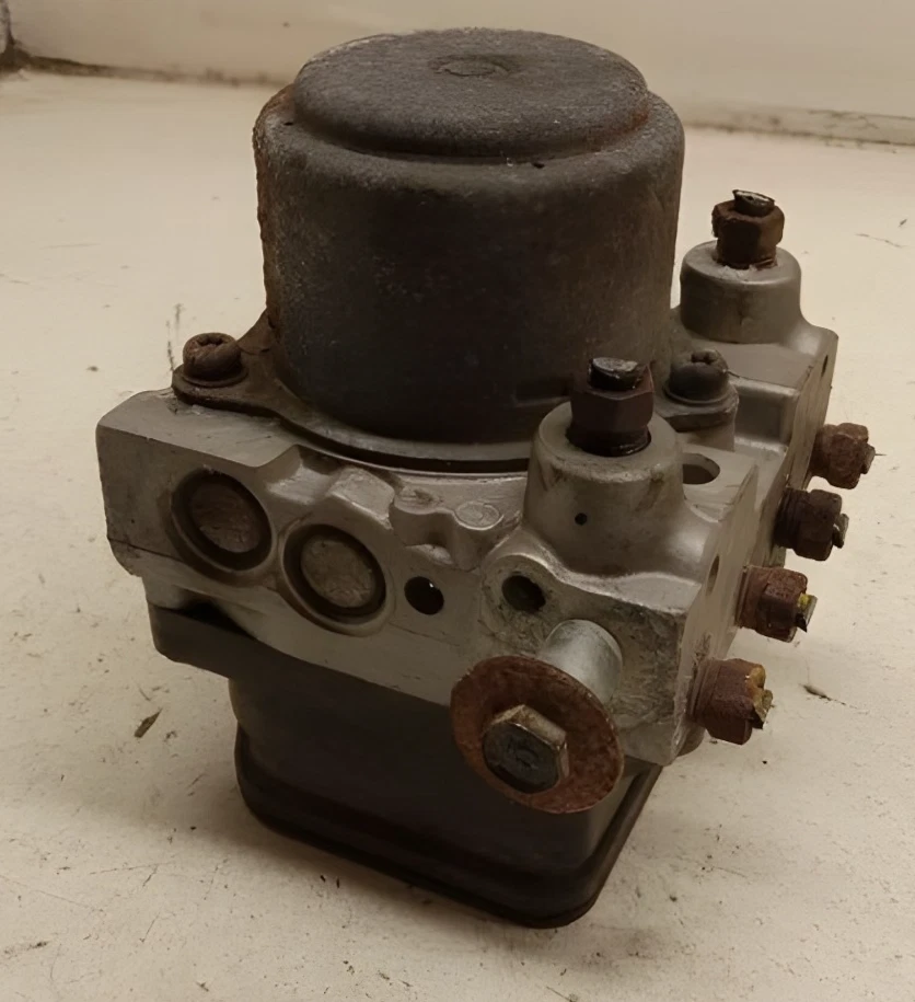 2007-2008 Honda Fit  ABS Anti-Lock Brake Pump Assembly OEM — 第 3/4 张图片