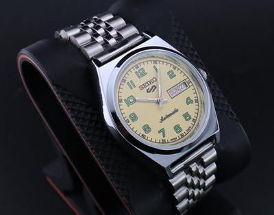 Vintage Seiko 5  Automatic 6309A Men's Wrist Watch, Day / Date- Japan Made