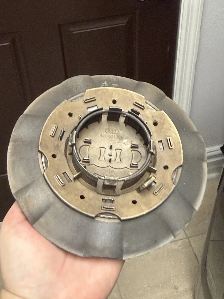 Tapa central OEM AUDI Q7, 2007 - 2013, P/N 4L0 601 165 03 Foto 4 de 4