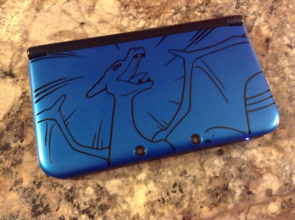 Calcomanía de vinilo troquelada Charizard - para sistema regular Nintendo 3DS edición limitada Foto 2 de 4