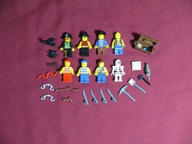 LEGO PIRATES MINIFIG LOT  , 8  MINIFIGURES LOT & ACCESSORIES