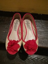 Mark and spencer woven ballet pumps flowers at the front size 5 beige & red Boho