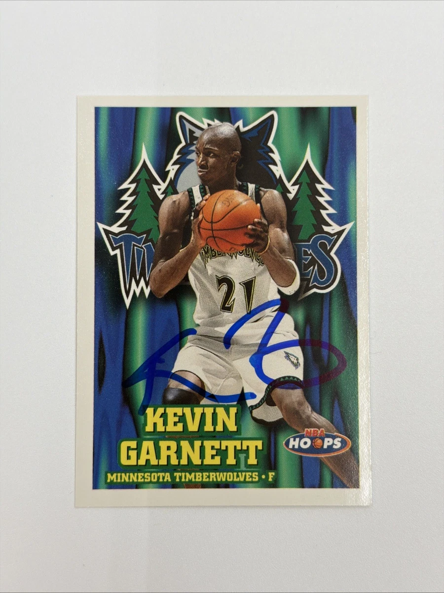 SkyBox Kevin Garnett Basketball Autographed Sports Trading Cards