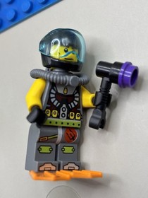 Atlantis / Town Diver Minifigures 8078 7977 2536 and Vintage 6437 Beach Buggy