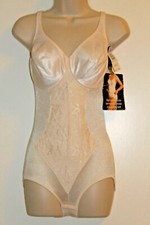 OLGA BODY BRIEFER MINIMIZER SEAMLESS CUPS MADE IN USA SIZE 34D NWT