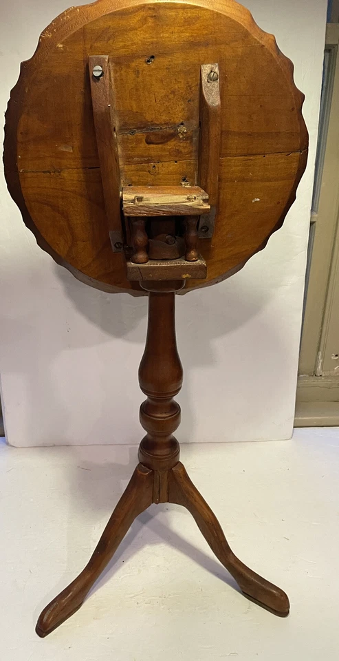 Antigua mesa inclinable con corteza de pastel de cereza reina Ana del siglo XIX talla infantil RARA Foto 4 de 4