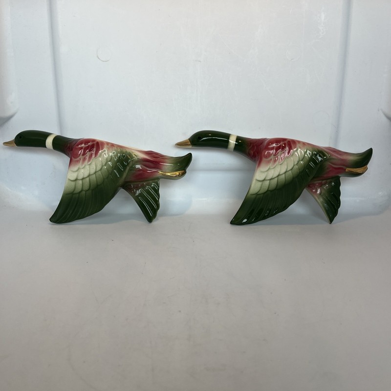Vtg MCM Royal Copely USA Pottery 2 Mallard Ducks Flying Wall Planters