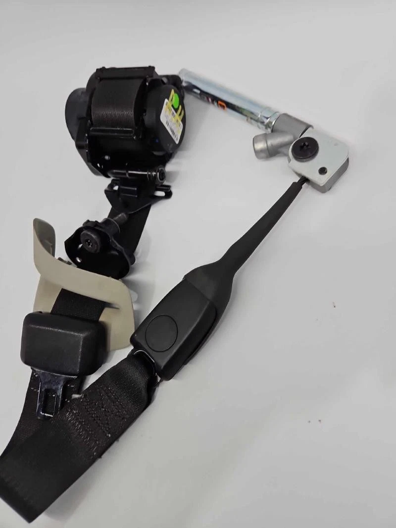 2011-2014 Chevrolet Volt Front LH Driver Seat Belt Retractor Assembly Black Oem 2011-2014 Chevrolet Volt Front LH Driver Seat Belt Retractor Assembly Black Oem