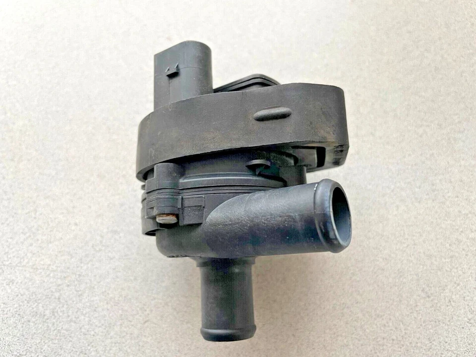 Mercedes-Benz SLK280 R171 2004-2010 ~ BOMBA DE AGUA AUXILIAR ~ A1718350064 Foto 2 de 3