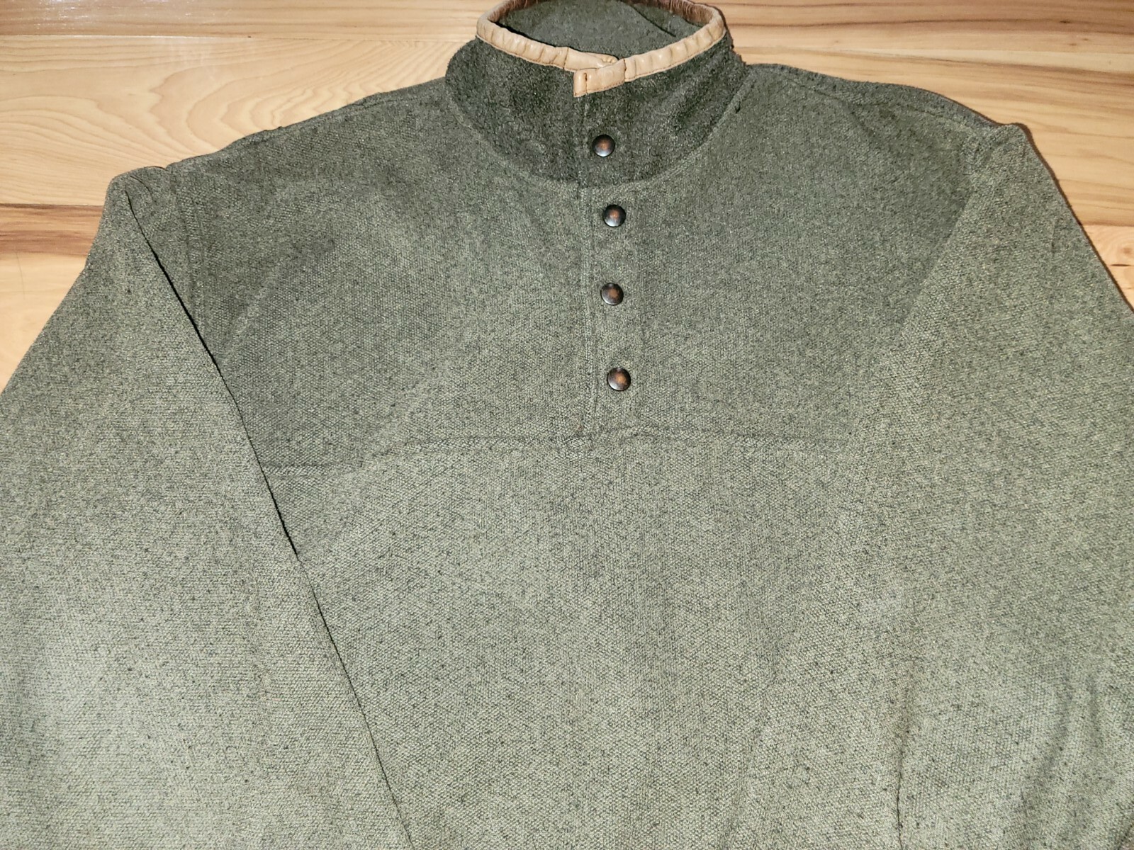 ORVIS Pullover Button Collar Leather Trim Made In… - image 2