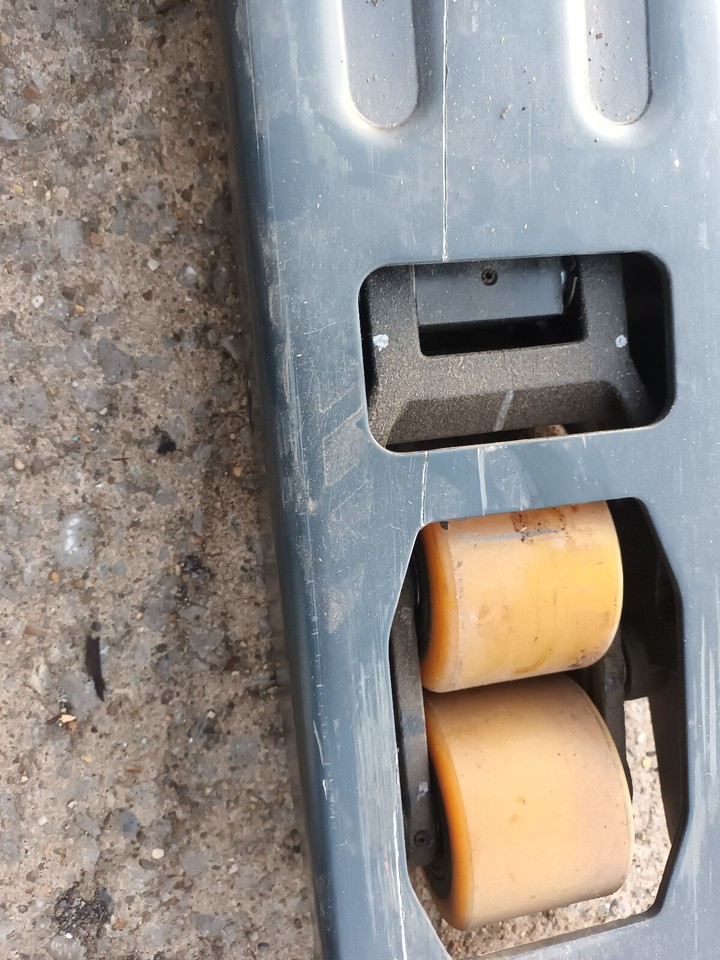 Linde MT12 Electric Pallet Truck Li Ion Battery Power No Charger eBay