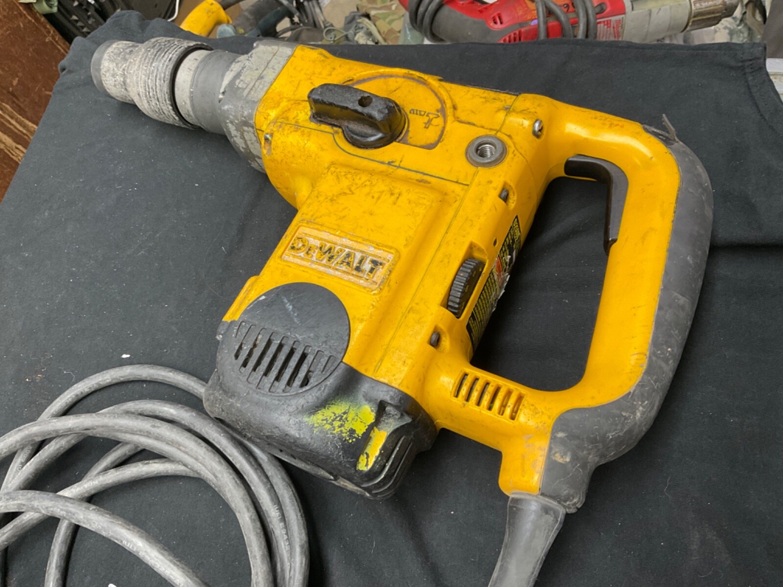 DeWALT D25600 13.5 Amp 13/4” Rotary Hammer Drill 885911618410 eBay